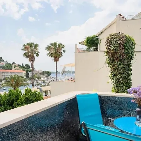 Seafront Apartments Villa Domus Marini *
