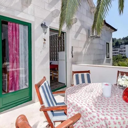 Seafront Apartments Villa Domus Marini *