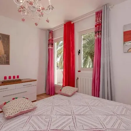 Seafront Apartments Villa Domus Marini *