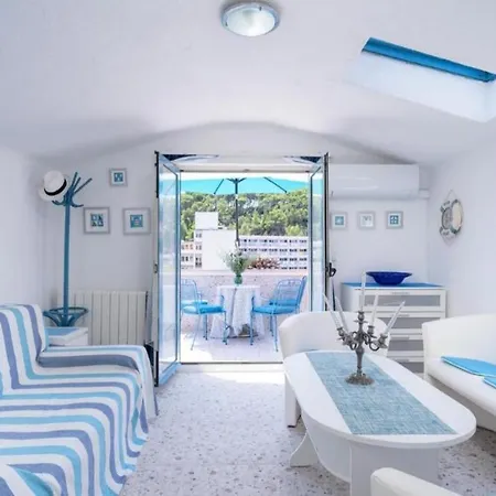 Seafront Apartments Villa Domus Marini *